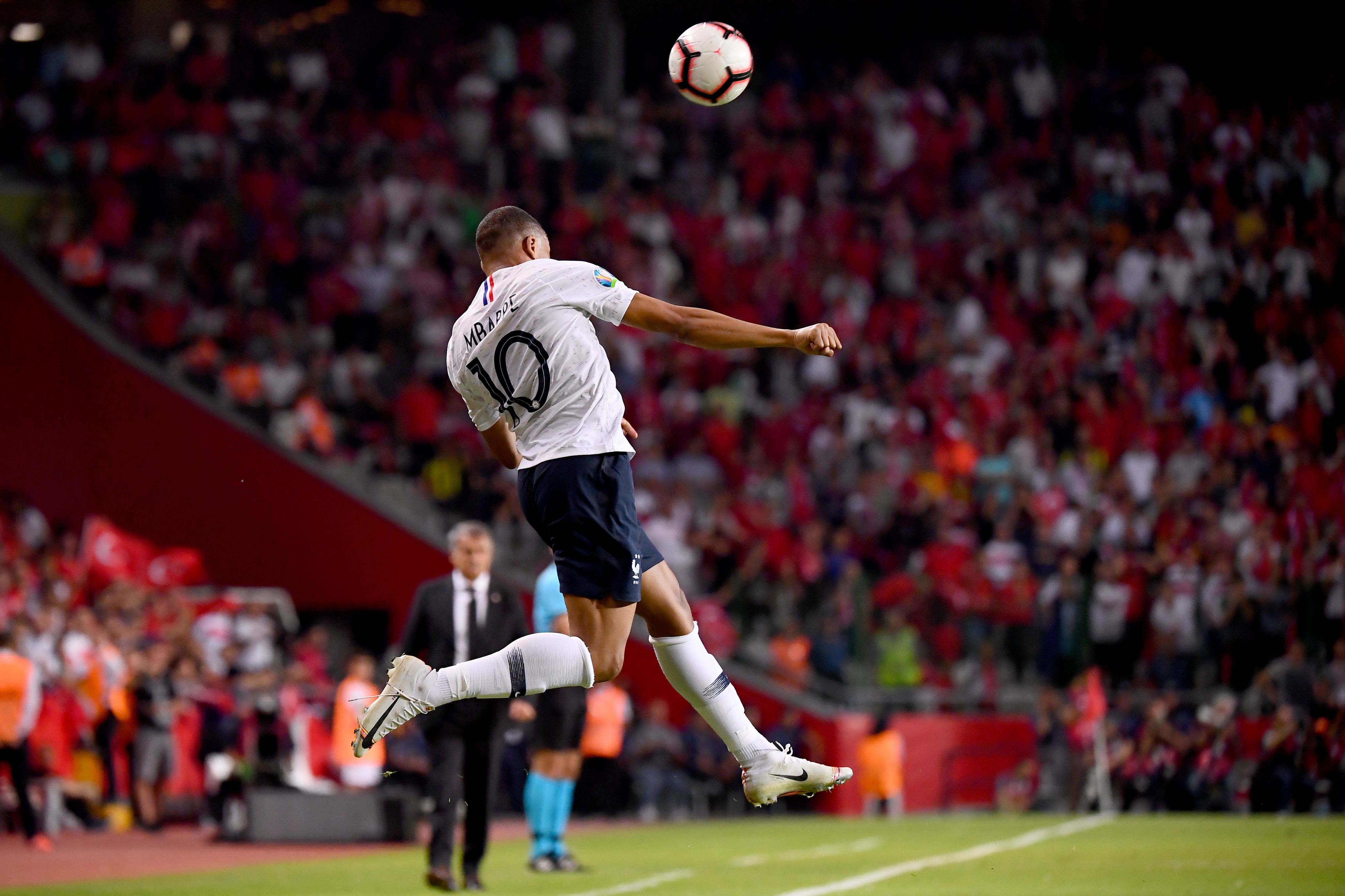 不拘一格的 不拘一格的