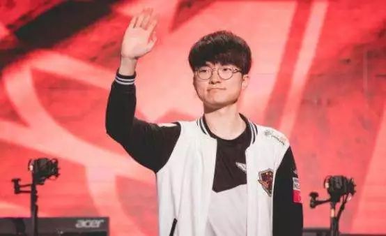 他与队友的 他与队友的